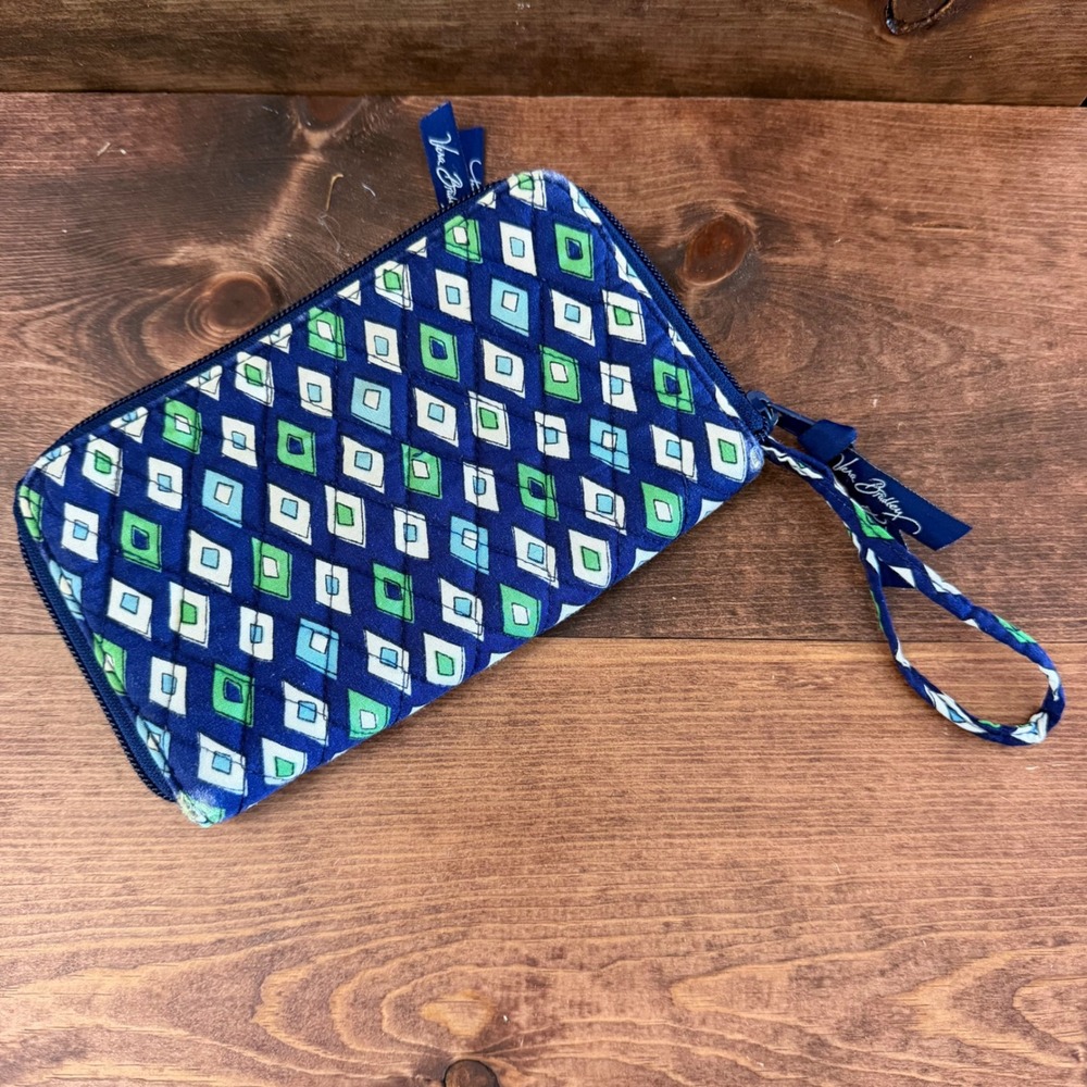 Vera Bradley Lilli Bell Quilted Zip Around Wristlet Wallet Blue Green Diamond